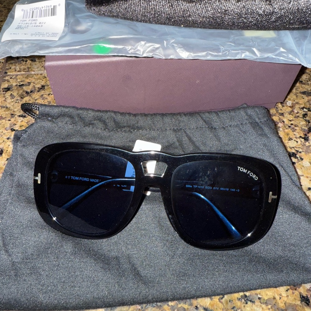 Tom 56 mm stylish Aviator sunglasses. Black frame, blue lenses. New.